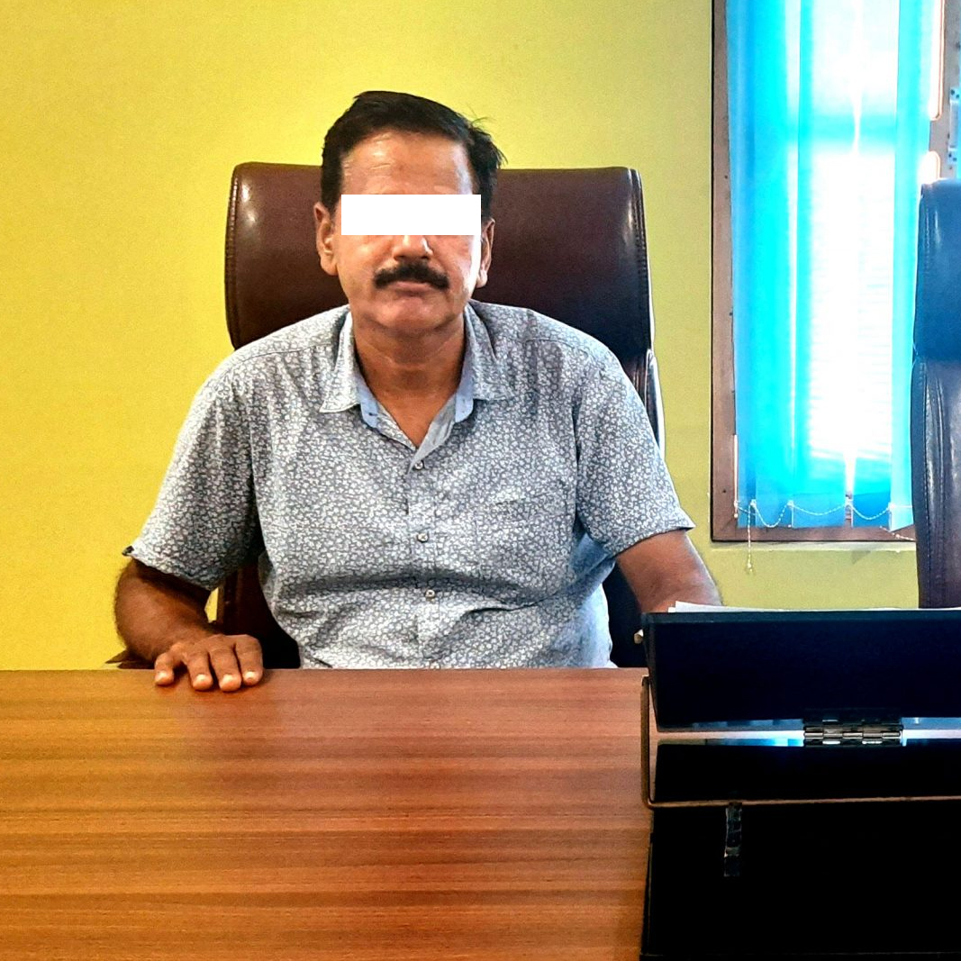 वि० प्रबंधक